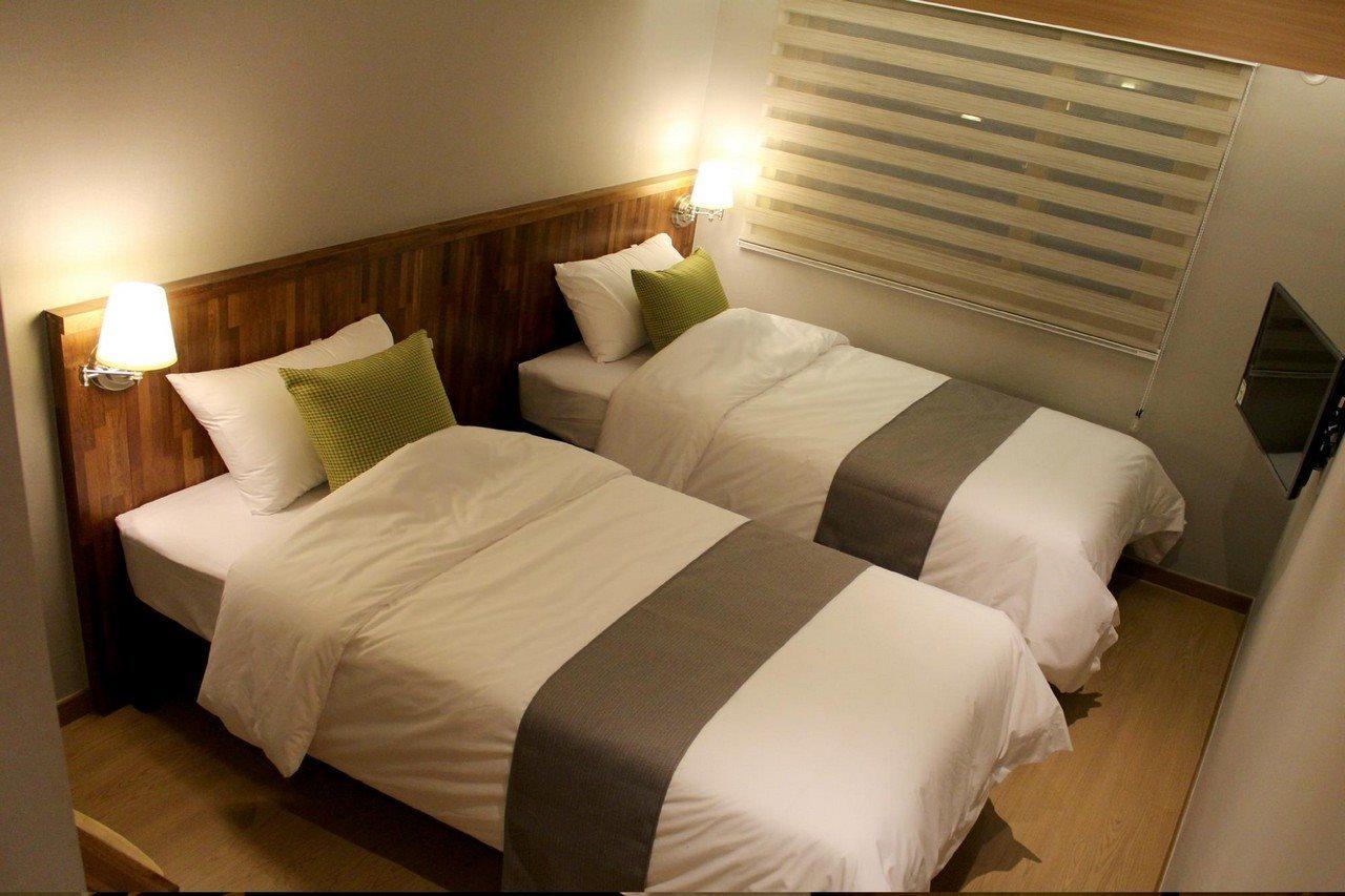 Hostel Cleo Seoul Hongdae Bagian luar foto