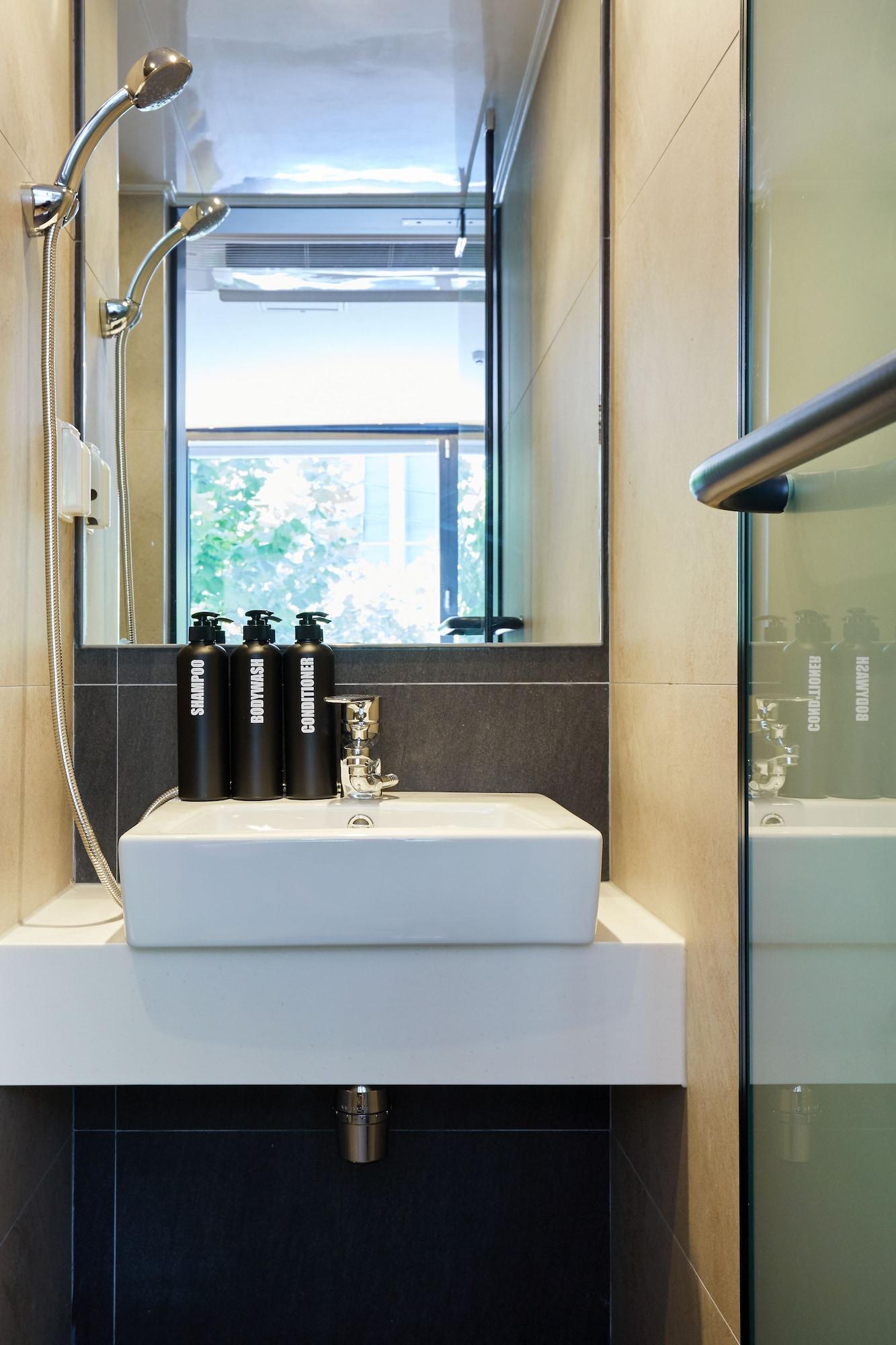 Hostel Cleo Seoul Hongdae Bagian luar foto