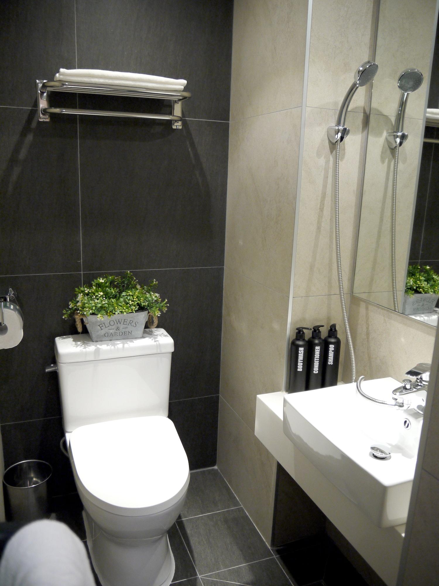 Hostel Cleo Seoul Hongdae Bagian luar foto