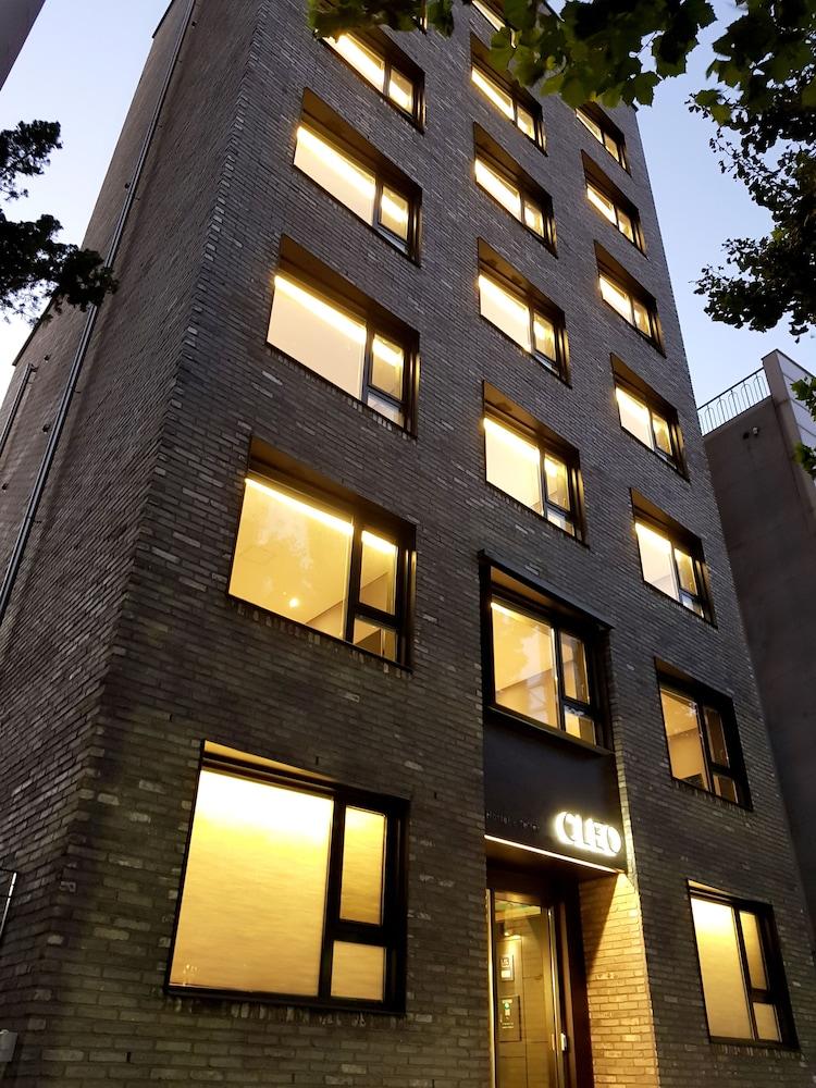 Hostel Cleo Seoul Hongdae Bagian luar foto