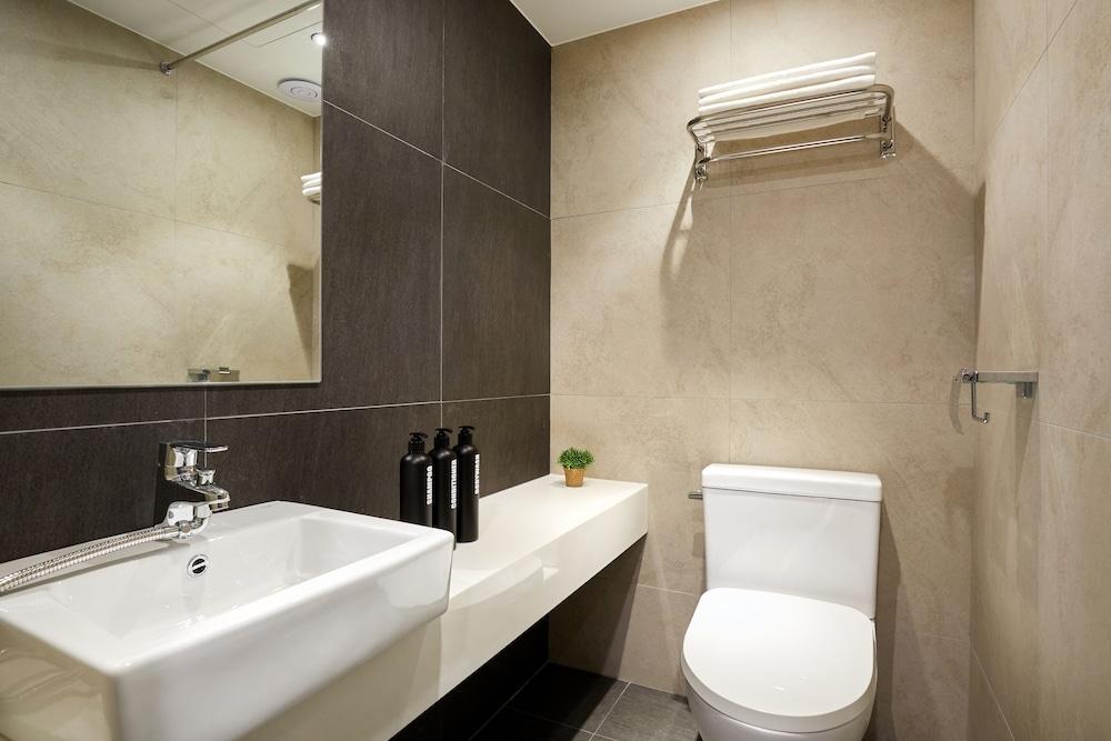 Hostel Cleo Seoul Hongdae Bagian luar foto