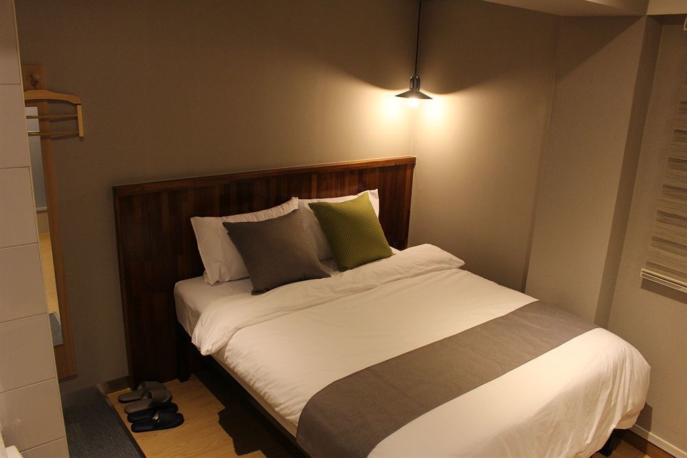 Hostel Cleo Seoul Hongdae Bagian luar foto